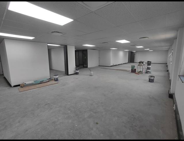 722M² OFFICE TO LET IN MIDRIDGE PARK